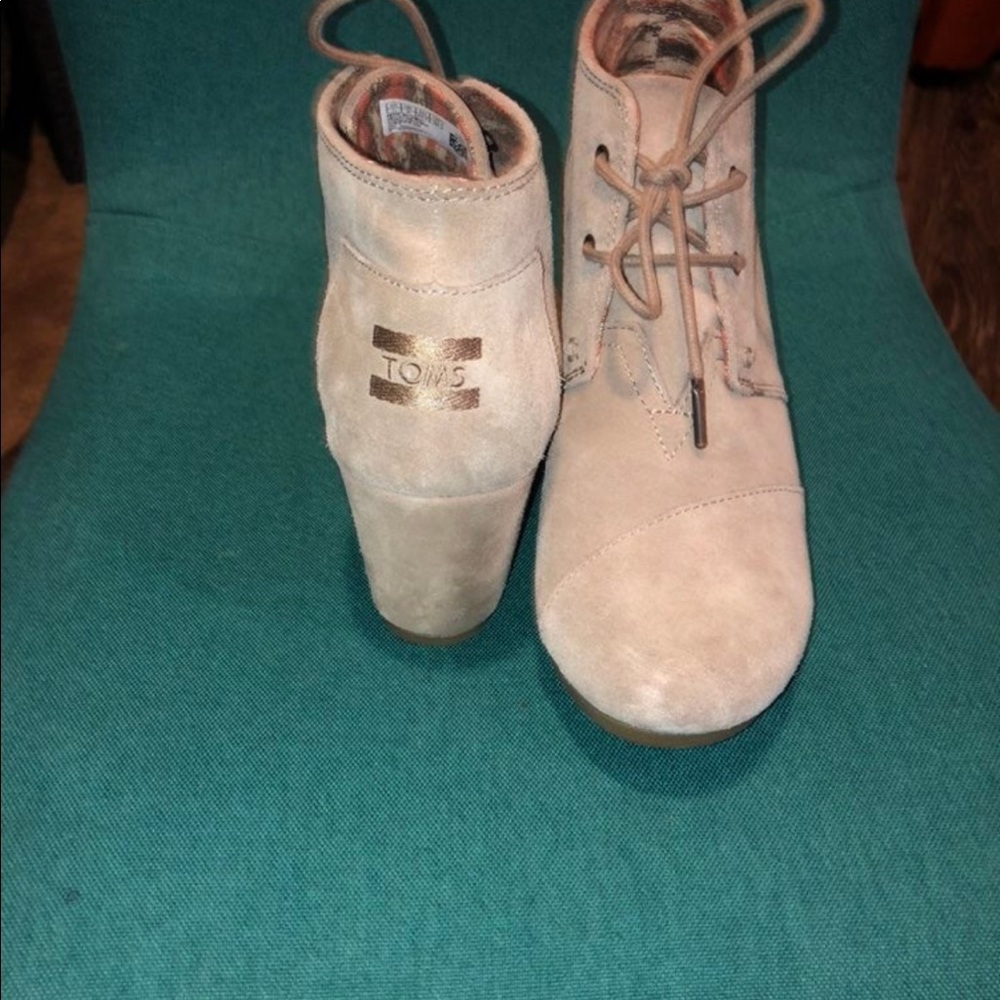 Women’s TOMS wedge